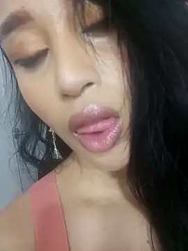 Snapshot of mayteexotic chatting on May 4, 2026, 2:09 pm mayteexotic online show from May 4, 2026, 2:09 pm