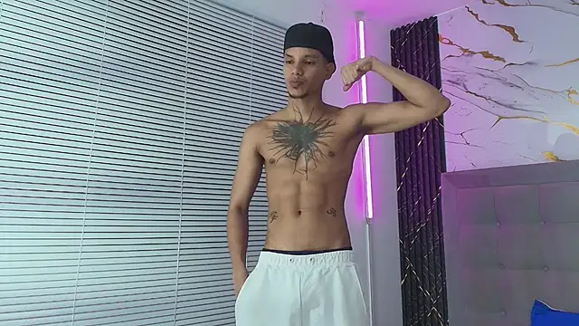 kai storm77 online show from June 25, 2026, 3:37 am