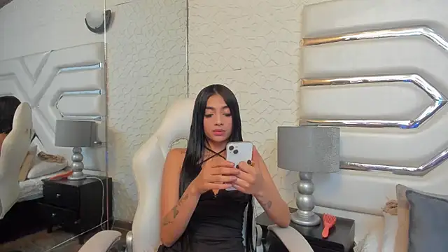 KattyLilli online show from June 27, 2026, 2:39 am