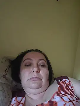 EmmaEmmy40 online show from June 16, 2026, 5:02 pm