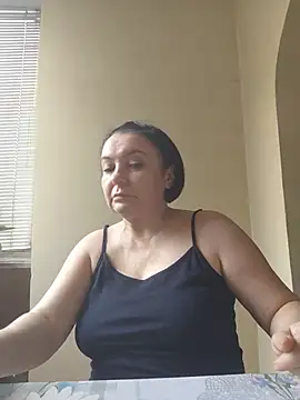 EmmaEmmy40 online show from July 2, 2026, 4:02 pm