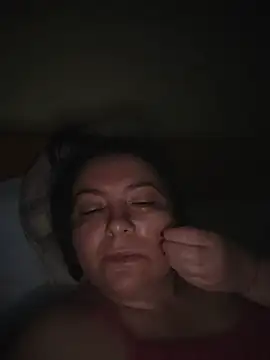 EmmaEmmy40 online show from July 19, 2026, 7:32 pm