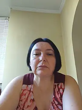 EmmaEmmy40 online show from June 20, 2026, 4:12 pm