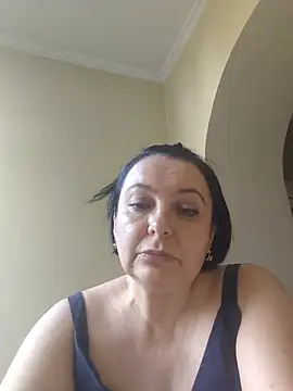 EmmaEmmy40 online show from June 26, 2026, 3:29 pm