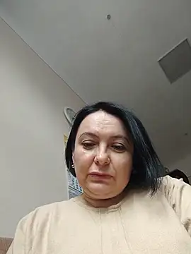 EmmaEmmy40 online show from July 20, 2026, 10:33 am