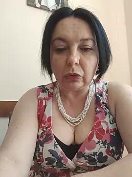 EmmaEmmy40 online show from June 25, 2026, 10:31 am
