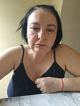 EmmaEmmy40 online show from July 12, 2026, 1:23 pm