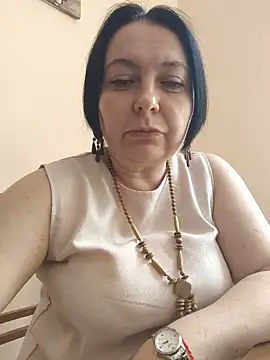EmmaEmmy40 online show from June 9, 2026, 12:17 pm