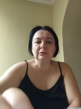 EmmaEmmy40 online show from July 5, 2026, 4:25 pm