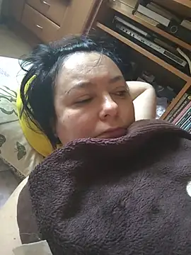EmmaEmmy40 online show from June 26, 2026, 3:23 am