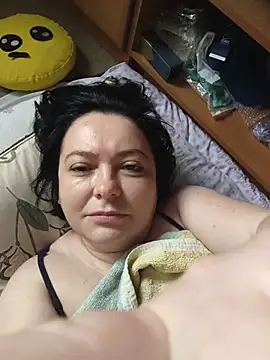 EmmaEmmy40 online show from July 3, 2026, 4:08 am