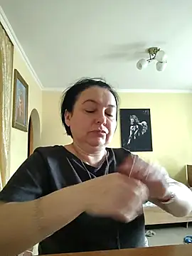 EmmaEmmy40 online show from May 8, 2026, 5:33 am