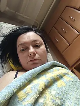 EmmaEmmy40 online show from July 7, 2026, 4:04 am