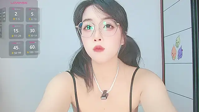 xiaoyu5 online show from May 8, 2026, 12:53 pm