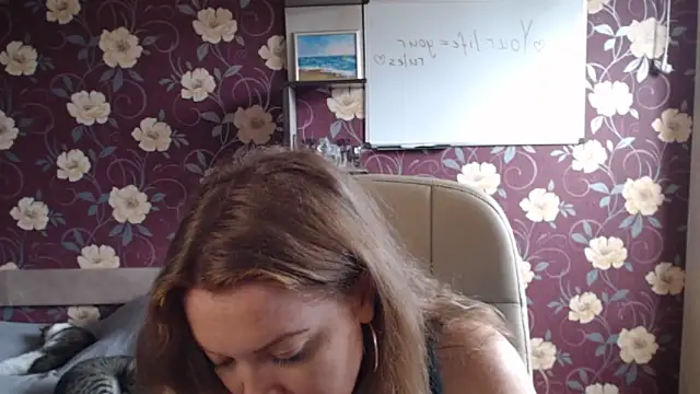 Kate R online show from June 10, 2026, 12:50 pm