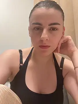 ema-emanuela online show from May 24, 2026, 8:53 pm