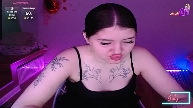 Blackangels online show from May 15, 2026, 11:14 pm