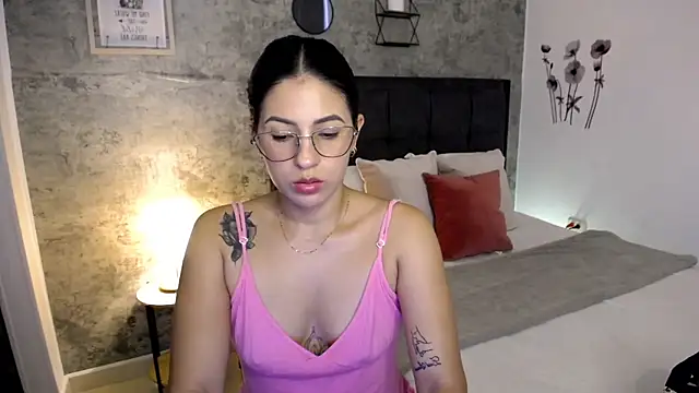 isa cruzx online show from May 28, 2026, 9:21 pm