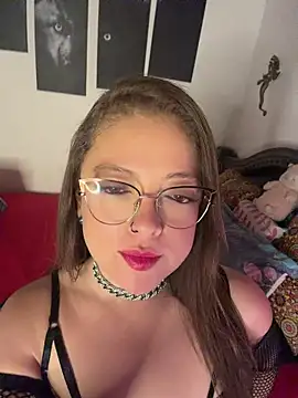 Snapshot of Lilith_Desire chatting on May 25, 2026, 1:21 pm Lilith Desire online show from May 25, 2026, 1:21 pm