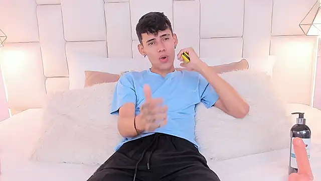 JacobFerrer online show from May 22, 2026, 5:44 pm