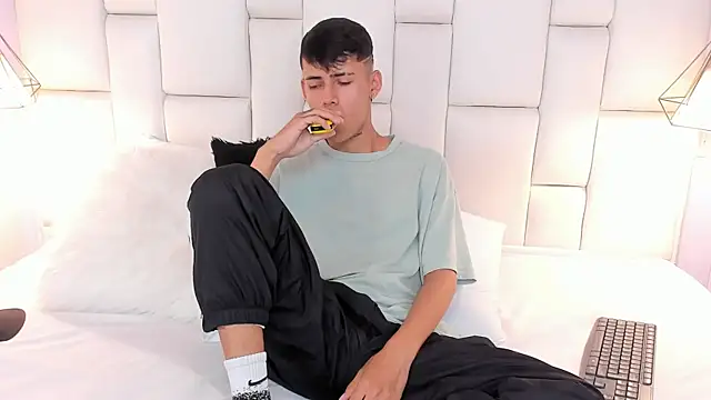 JacobFerrer online show from June 3, 2026, 6:01 pm