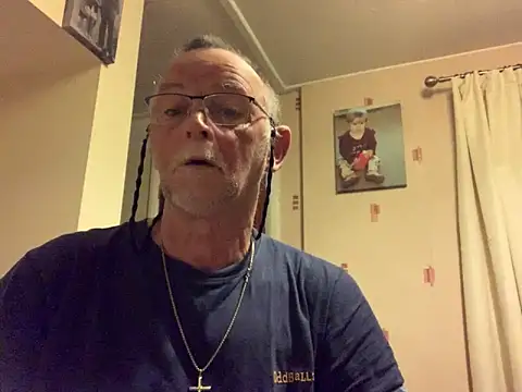 Moonraker64 online show from May 10, 2026, 2:26 am
