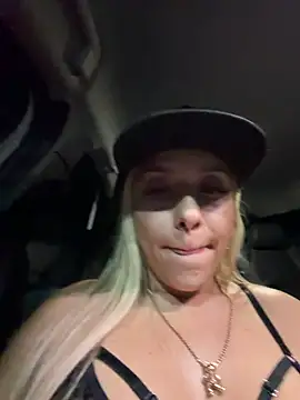 exclusivecouple69 online show from May 19, 2026, 12:48 am
