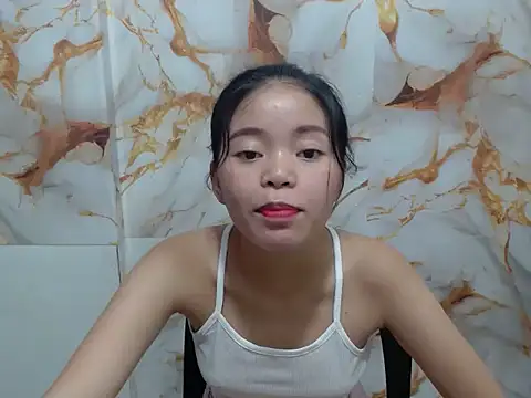 Sweet Sarah69 online show from May 29, 2026, 2:01 pm