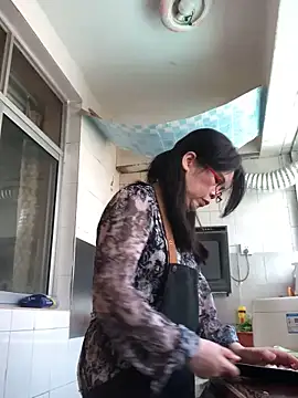 nidejiejie online show from May 11, 2026, 4:03 am