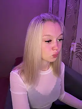 Velvet Doll  online show from July 10, 2026, 5:18 am