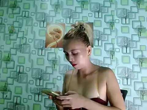 Sweet Crystal69 online show from June 7, 2026, 12:43 pm