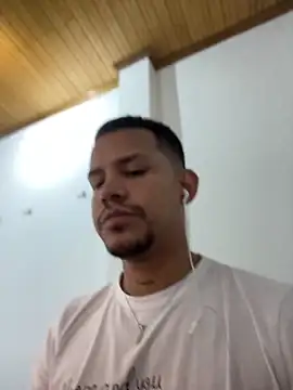 Snapshot of angel_silva_ chatting on June 29, 2026, 3:57 am angel silva online show from June 29, 2026, 3:57 am