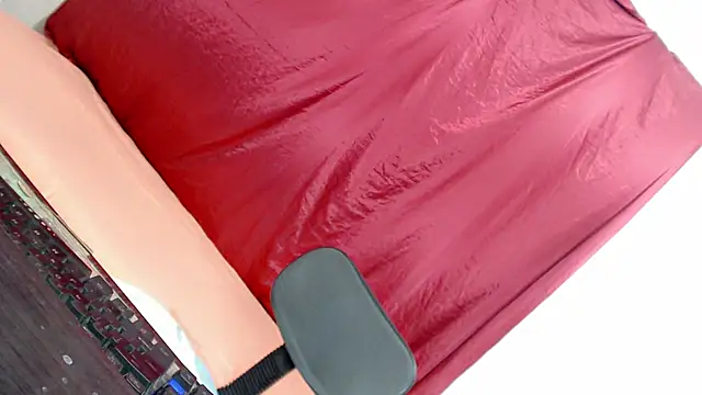 Ladymikaela online show from June 18, 2026, 12:09 am