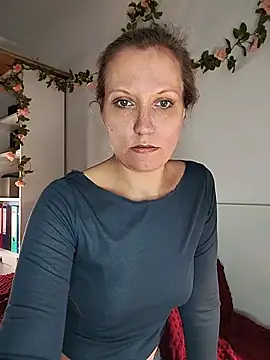 Candy Cougar online show from May 13, 2026, 6:53 am