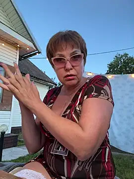 bettybutter  online show from August 2, 2026, 6:49 pm