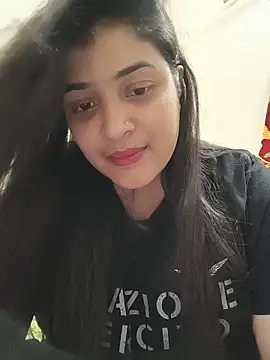 Joya-02 online show from May 10, 2026, 7:49 pm