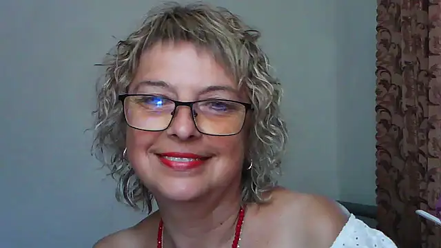 Snapshot of ElizabethGorden chatting on July 2, 2026, 10:54 am ElizabethGorden online show from July 2, 2026, 10:54 am