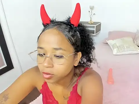 wizarpamela online show from May 7, 2026, 6:55 pm