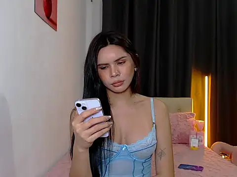 Alexandra Kenn online show from June 10, 2026, 9:54 am