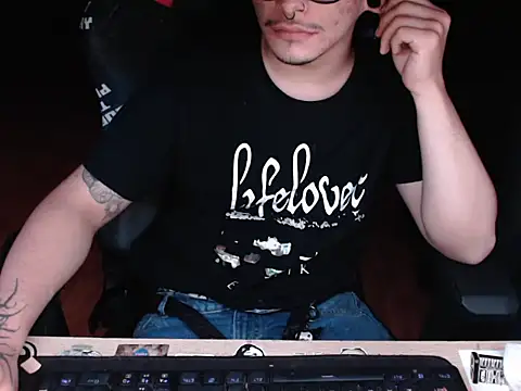 Snapshot of lilgothboy chatting on June 3, 2026, 5:08 am lilgothboy online show from June 3, 2026, 5:08 am