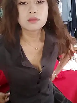huiliu228 online show from May 9, 2026, 12:03 am