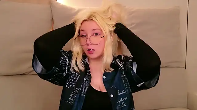 Cassey Well online show from May 20, 2026, 8:50 pm