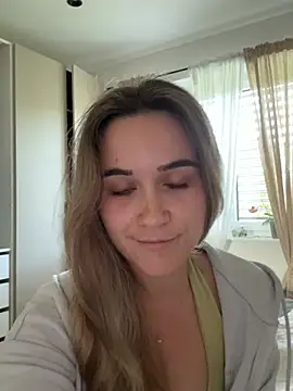 Snapshot of LillyStarr chatting on May 21, 2026, 7:28 am LillyStarr online show from May 21, 2026, 7:28 am