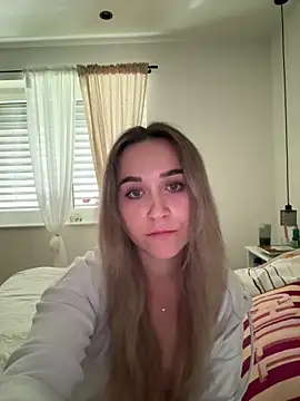 Snapshot of LillyStarr chatting on May 26, 2026, 3:32 pm LillyStarr online show from May 26, 2026, 3:32 pm