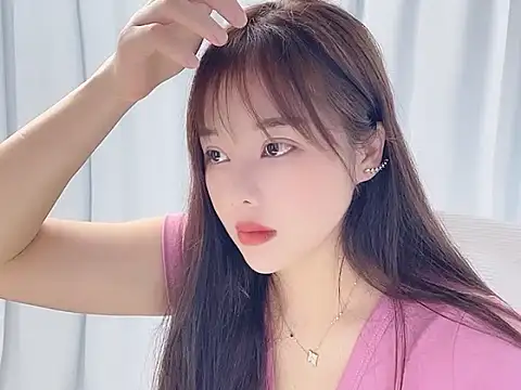 Qingqing19 online show from May 17, 2026, 2:33 am