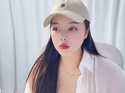 Qingqing19 online show from May 19, 2026, 2:29 am