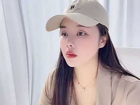 Qingqing19 online show from May 16, 2026, 1:37 am