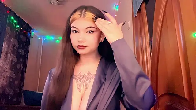 LollitaBlack online show from May 19, 2026, 1:40 pm