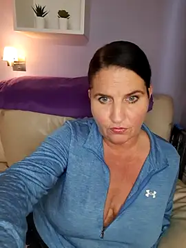 Velvet-Milf online show from May 19, 2026, 8:32 am