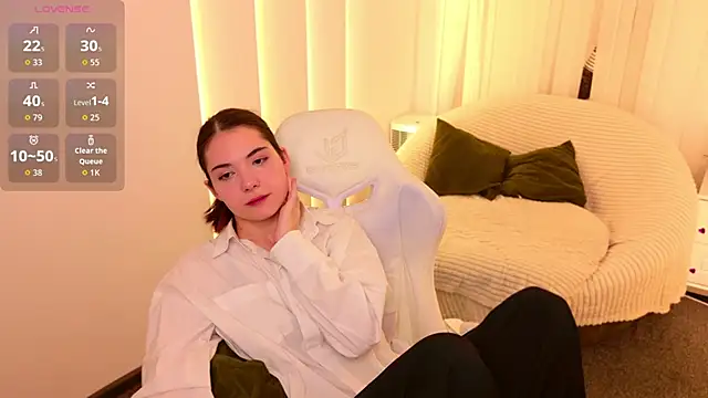 Snapshot of Sindell_cryell chatting on June 6, 2026, 9:42 pm Sindell cryell online show from June 6, 2026, 9:42 pm